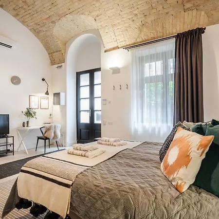 Urban Stable Luxury Lejlighed
