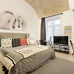 Urban Stable Luxury 아파트 *