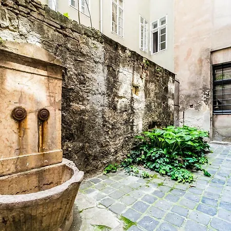 Urban Stable Luxury Budapest