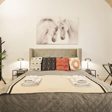 Urban Stable Luxury * Budapeste