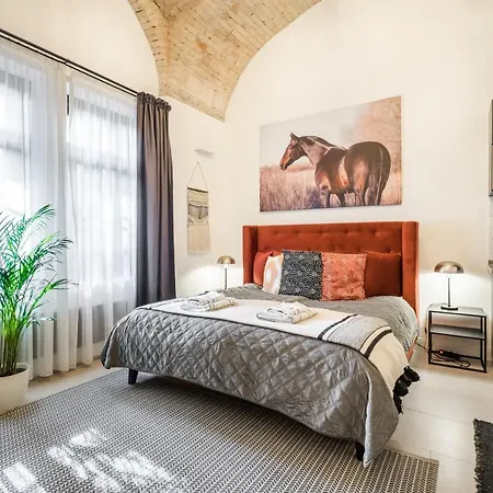 Urban Stable Luxury Apartment