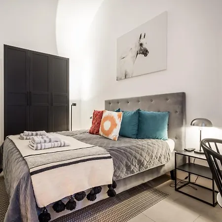Apartment Urban Stable Luxury