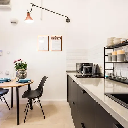 Urban Stable Luxury Apartment *